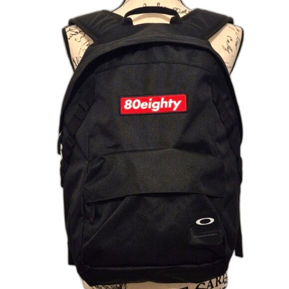 Sold! Oakley Backpack Mens Holbrook 20L Black With Custom Design Patch 80eighty - Picture 12 of 12